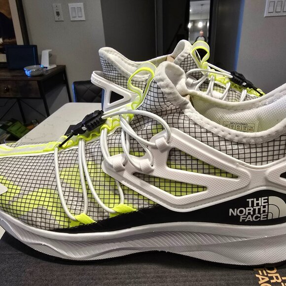 NEW The North Face Oxeye Tech Shoes White/ Led Yellow NIB Mens 10 Trail Running - Picture 1 of 10
